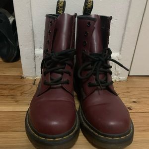 Dr.Martens 1460 W 8 Eye Boots in Cherry Red